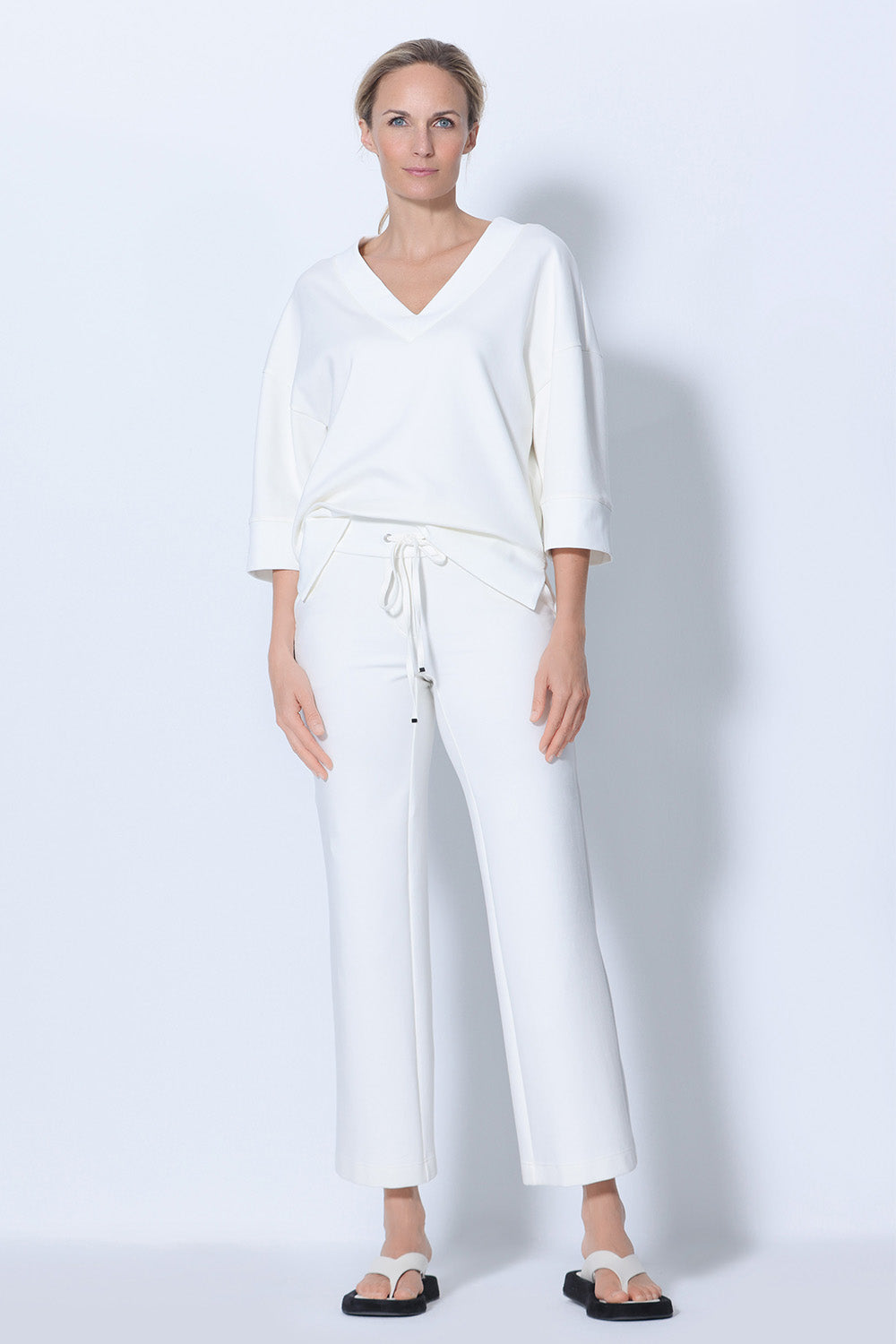 Color 900 - 2 - ESRA Sweat_389_900_2 .jpg